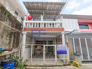 For Rent 2 Bedroom Townhouse In Huai Khwang, Bangkok