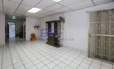 Reihenhaus zur Miete und zum Kauf mit 2 Zimmer in Huai Khwang, Bangkok