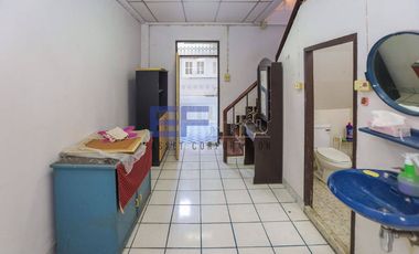 Reihenhaus zur Miete und zum Kauf mit 2 Zimmer in Huai Khwang, Bangkok