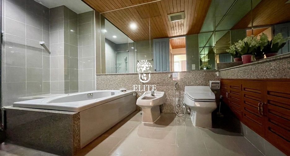 For rent 3 ベッドルーム condo in Pathum Wan, Bangkok