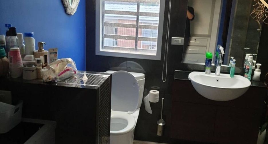 For sale 2 bedrooms condo in Watthana, Bangkok