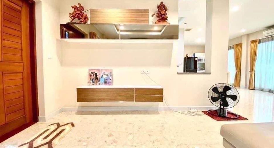 出售 4 卧室 独立屋 在 Mueang Nonthaburi, Nonthaburi