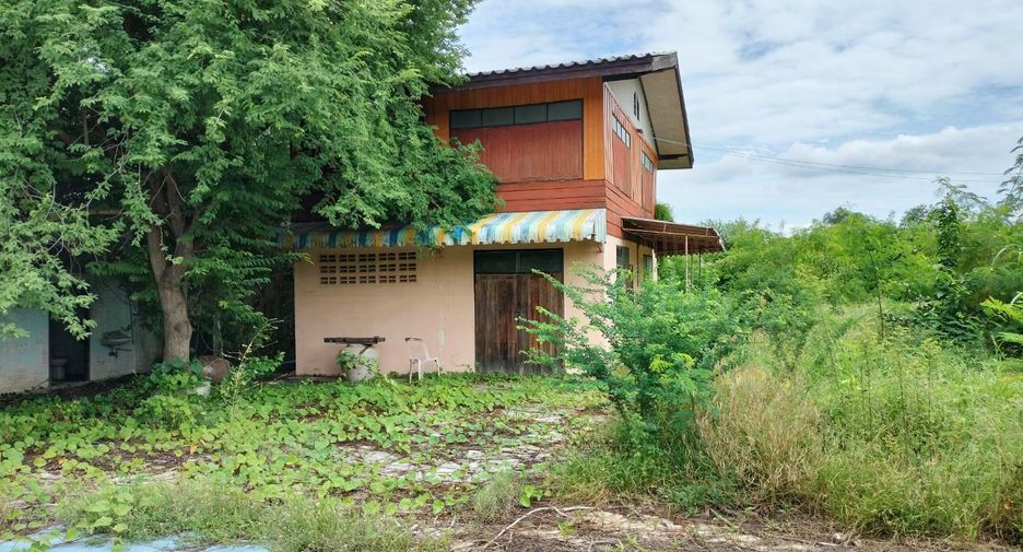 For sale 3 bedrooms house in Mueang Nakhon Sawan, Nakhon Sawan