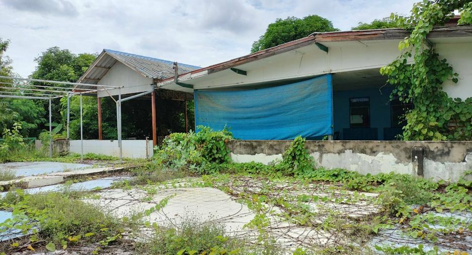 For sale 3 bedrooms house in Mueang Nakhon Sawan, Nakhon Sawan