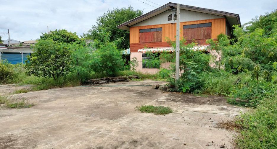 For sale 3 bedrooms house in Mueang Nakhon Sawan, Nakhon Sawan