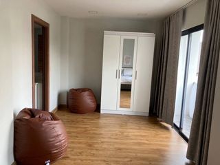 Haus zur Miete mit 3 Zimmer in Watthana, Bangkok