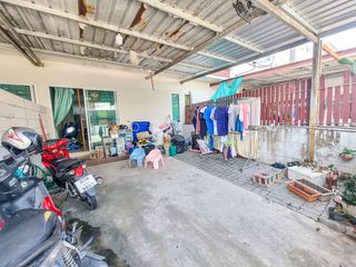For sale 3 bed townhouse in Ban Bueng, Chonburi