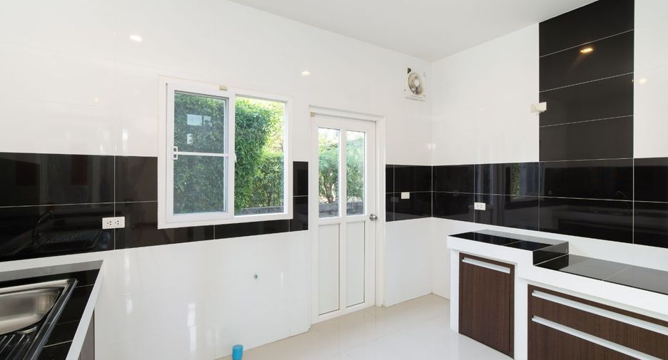À vendre 4 chambres maison à Pak Kret, Nonthaburi