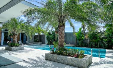 For sale 4 bedrooms villa in Mueang Phuket, Phuket