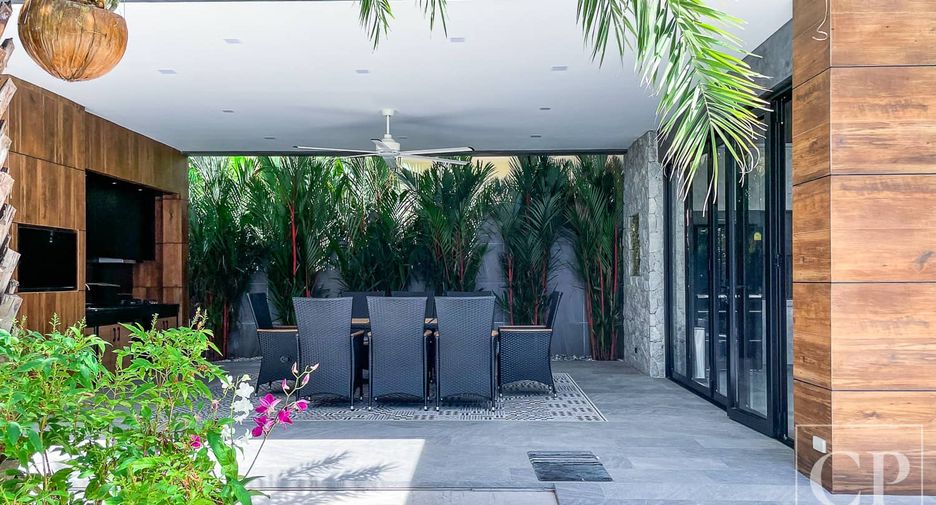 For sale 4 bedrooms villa in Mueang Phuket, Phuket