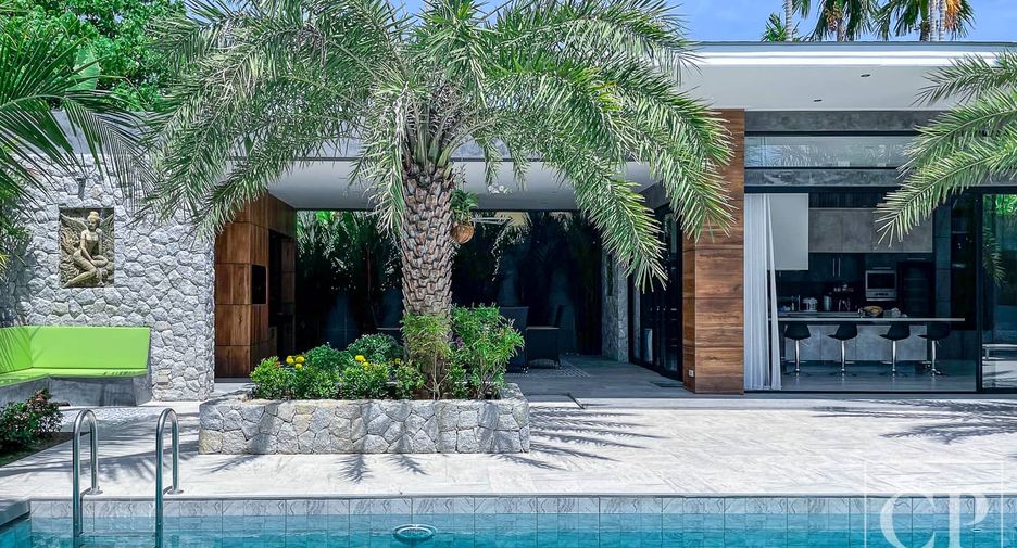 For sale 4 bedrooms villa in Mueang Phuket, Phuket