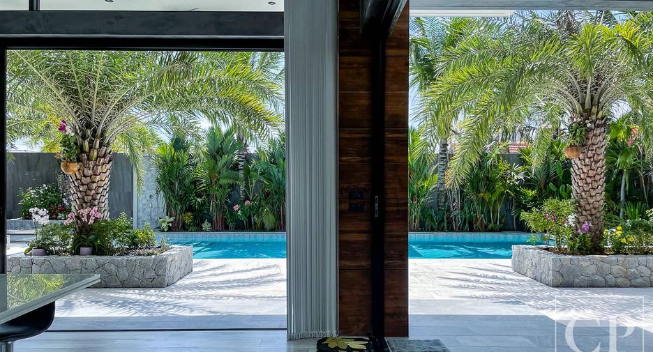 For sale 4 bedrooms villa in Mueang Phuket, Phuket