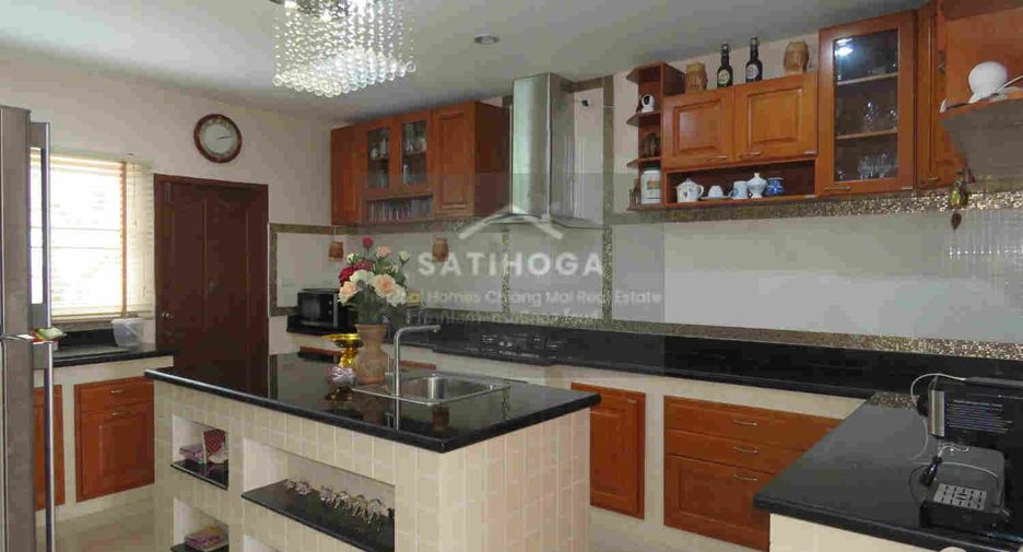 For sale 6 ベッドルーム house in San Sai, Chiang Mai