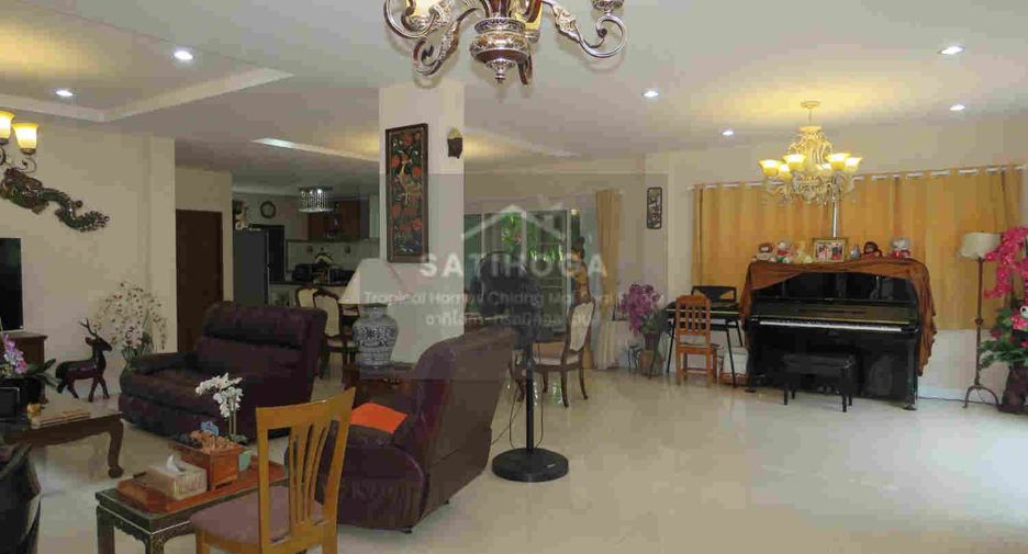 For sale 6 ベッドルーム house in San Sai, Chiang Mai