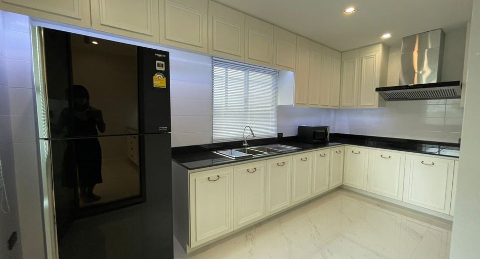 Haus zur Miete und zum Kauf mit 4 Zimmer in Lat Krabang, Bangkok
