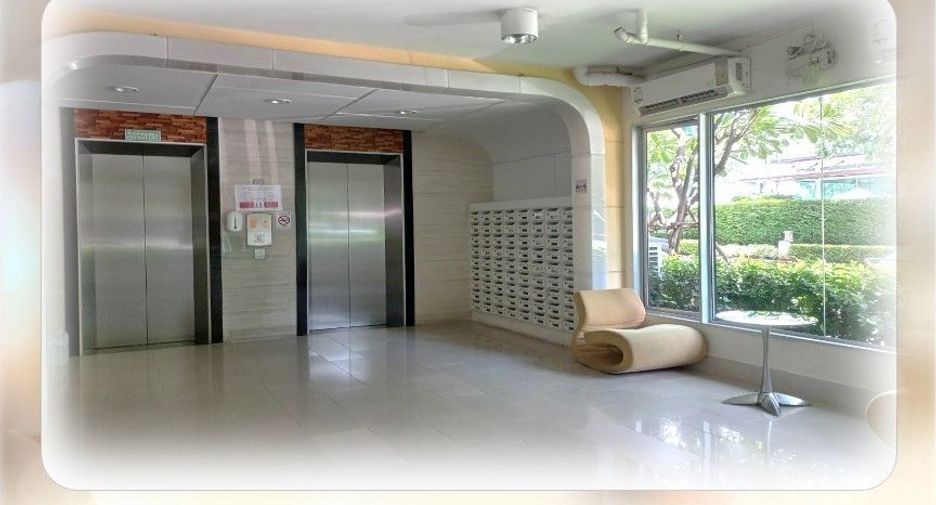 For sale 1 bed condo in Huai Khwang, Bangkok
