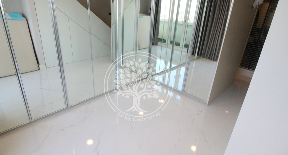 For rent and for sale 4 bedrooms condo in Watthana, Bangkok
