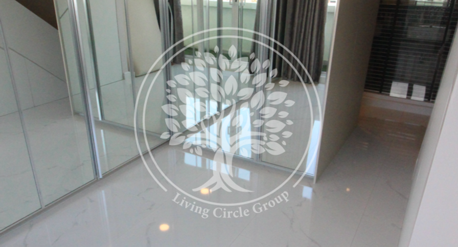 For rent and for sale 4 bedrooms condo in Watthana, Bangkok