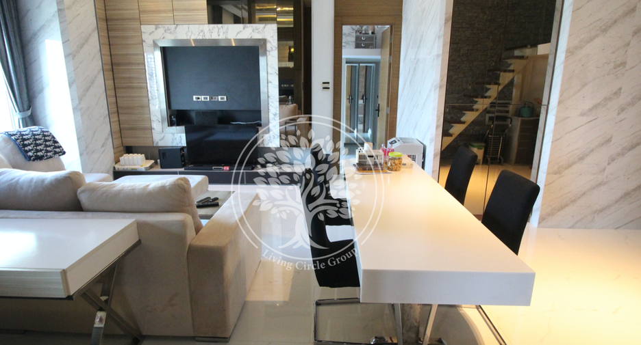 For rent and for sale 4 bedrooms condo in Watthana, Bangkok