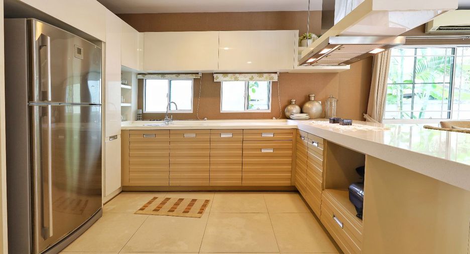 For sale 4 bedrooms house in Pak Kret, Nonthaburi