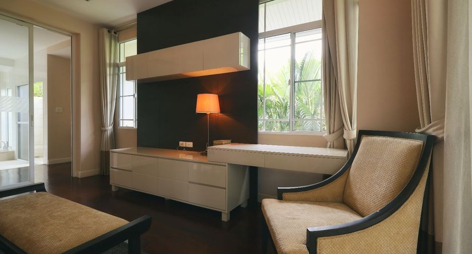 For sale 4 bedrooms house in Pak Kret, Nonthaburi