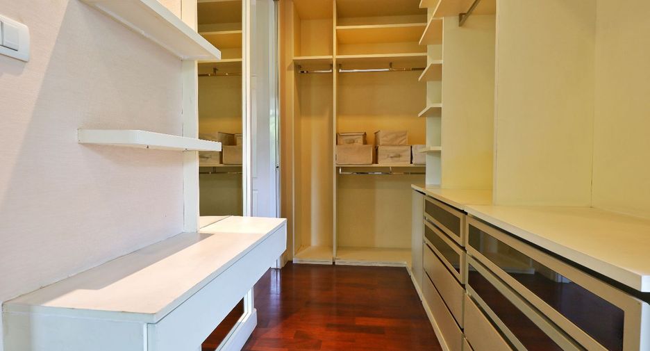 For sale 4 bedrooms house in Pak Kret, Nonthaburi