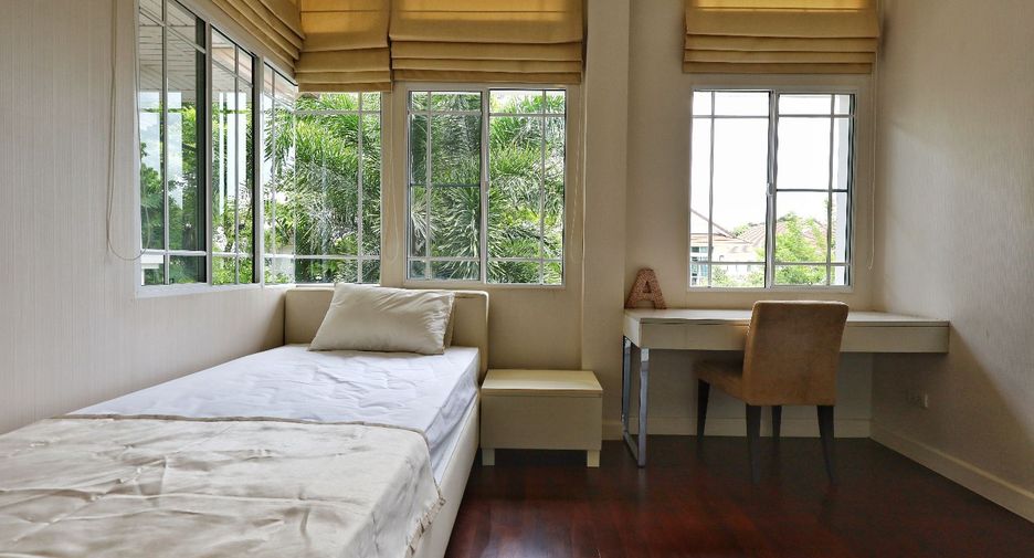 For sale 4 bedrooms house in Pak Kret, Nonthaburi