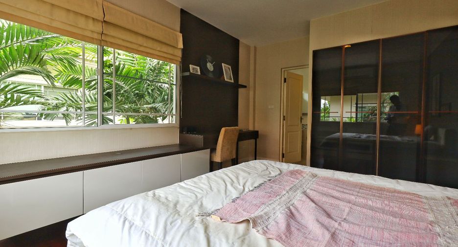 For sale 4 bedrooms house in Pak Kret, Nonthaburi