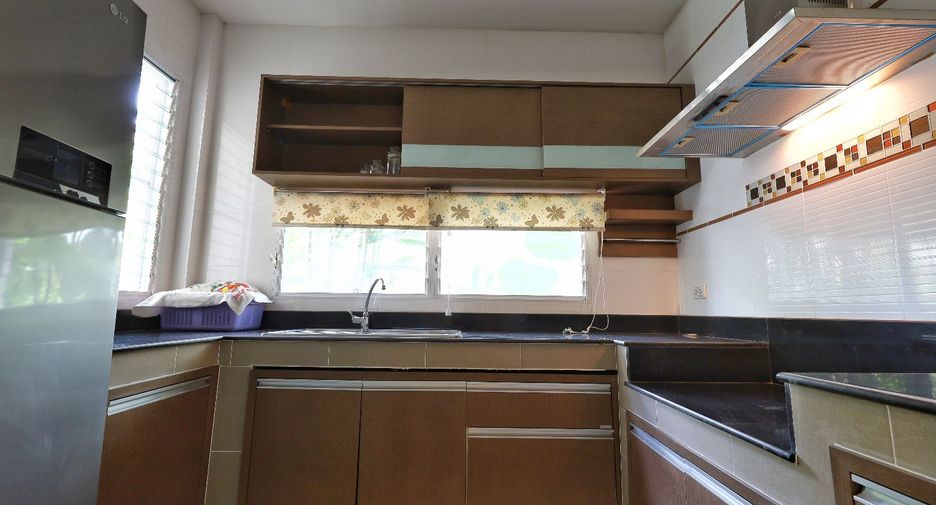 For sale 4 bedrooms house in Pak Kret, Nonthaburi
