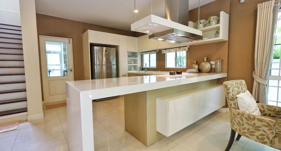 For sale 4 bedrooms house in Pak Kret, Nonthaburi