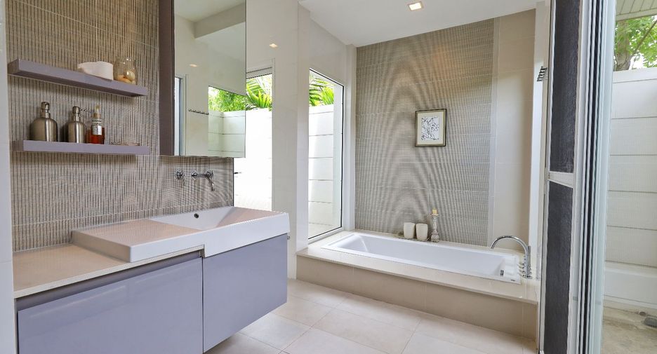 For sale 4 bedrooms house in Pak Kret, Nonthaburi