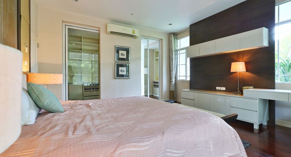 For sale 4 bedrooms house in Pak Kret, Nonthaburi