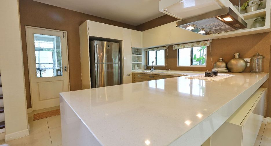 For sale 4 bedrooms house in Pak Kret, Nonthaburi