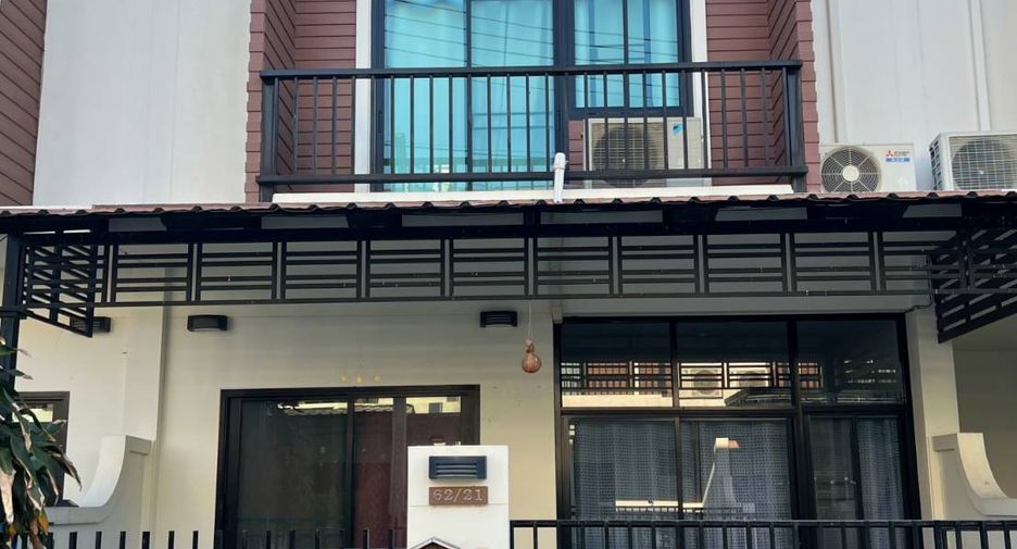 For rent and for sale 3 bed townhouse in Mueang Chon Buri, Chonburi
