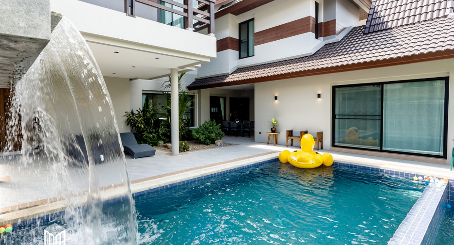 For sale 4 Beds villa in Mueang Chiang Mai, Chiang Mai
