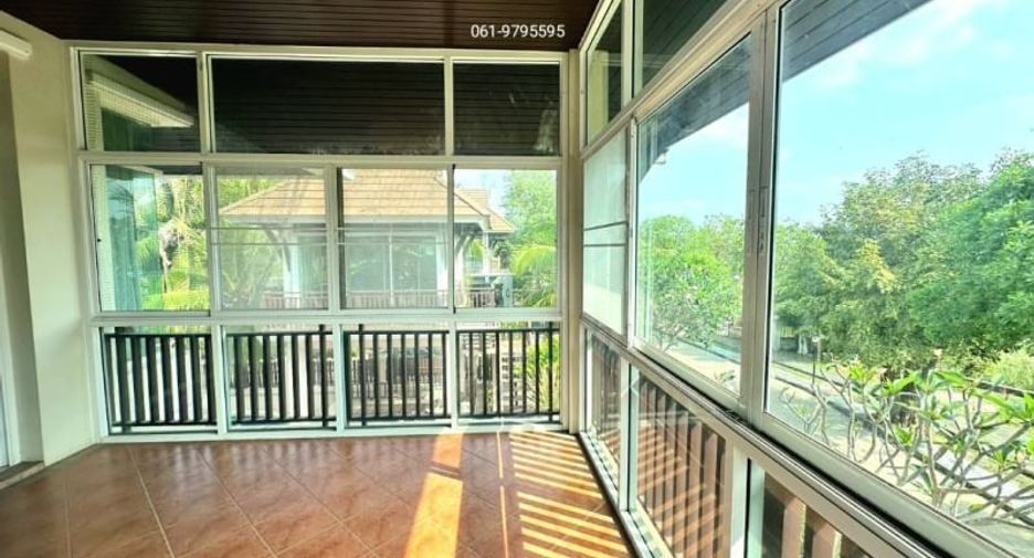 For sale 3 bedrooms house in Si Racha, Chonburi