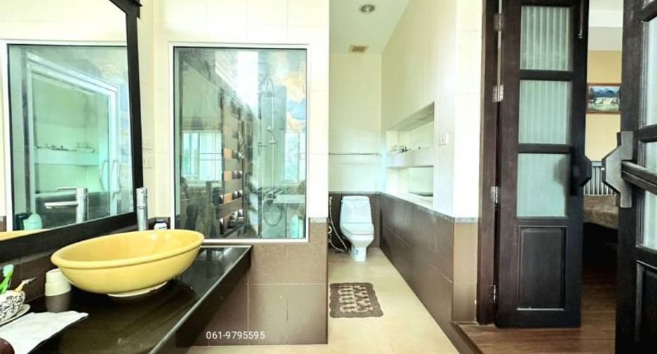 For sale 3 bedrooms house in Si Racha, Chonburi