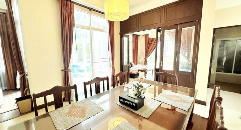 For sale 3 bedrooms house in Si Racha, Chonburi