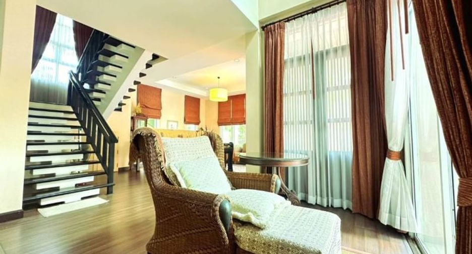 For sale 3 bedrooms house in Si Racha, Chonburi