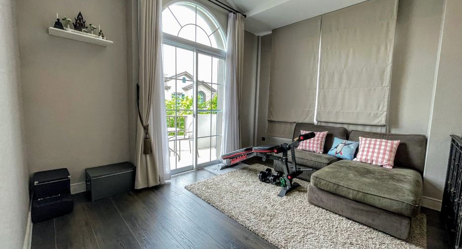 Haus zum Kauf mit 4 Zimmer in Bang Khen, Bangkok