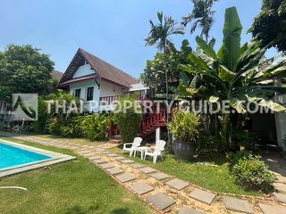 For rent 3 bed house in Dusit, Bangkok