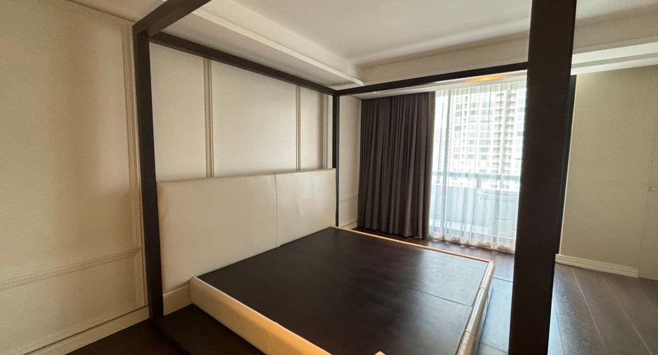 For sale 3 bedrooms condo in Pathum Wan, Bangkok