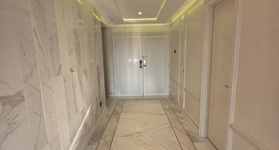 For sale 3 bedrooms condo in Pathum Wan, Bangkok