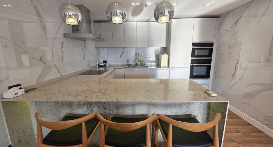 For sale 3 bedrooms condo in Pathum Wan, Bangkok