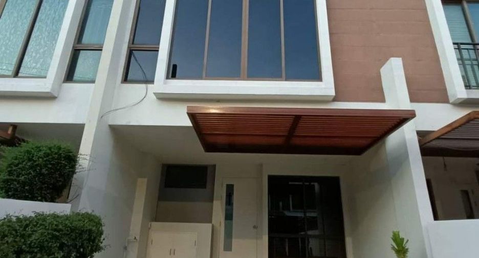Reihenhaus zur Miete mit 3 Zimmer in Watthana, Bangkok