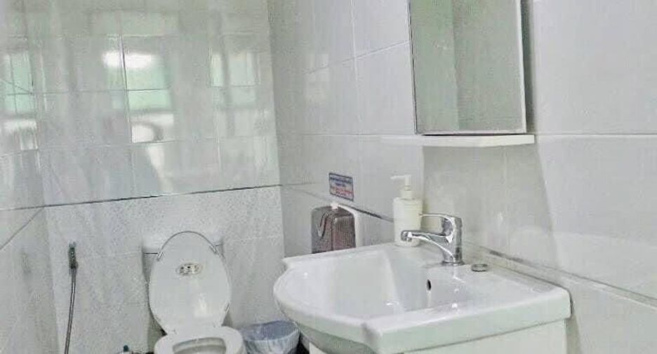 For rent and for sale office in Huai Khwang, Bangkok