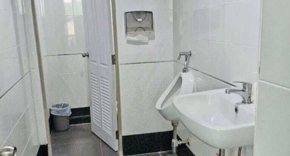 For rent and for sale office in Huai Khwang, Bangkok