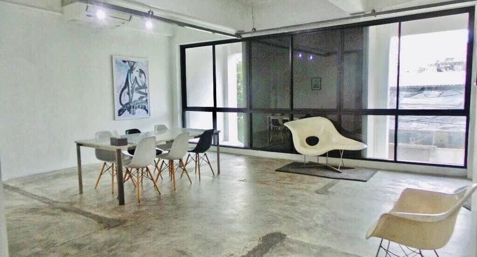 For rent and for sale office in Huai Khwang, Bangkok