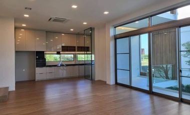 For rent 3 bedrooms house in Saphan Sung, Bangkok