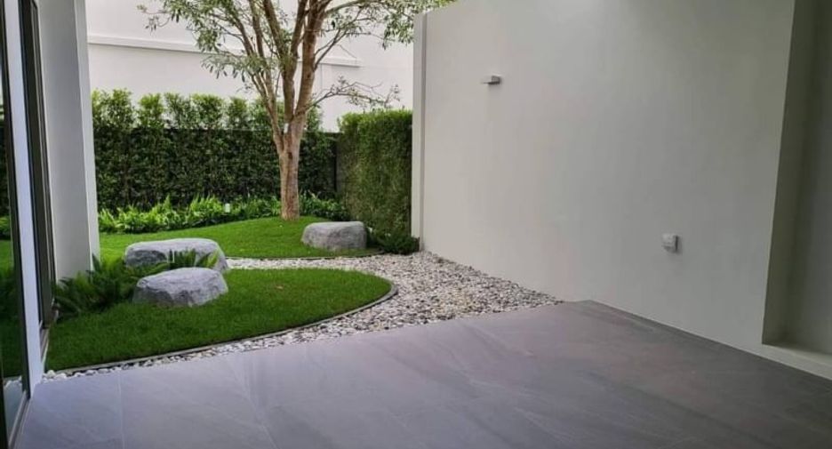 For rent 3 bedrooms house in Saphan Sung, Bangkok